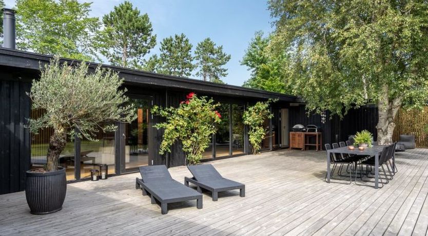 Photo of "Hævnir" - 1km from the sea