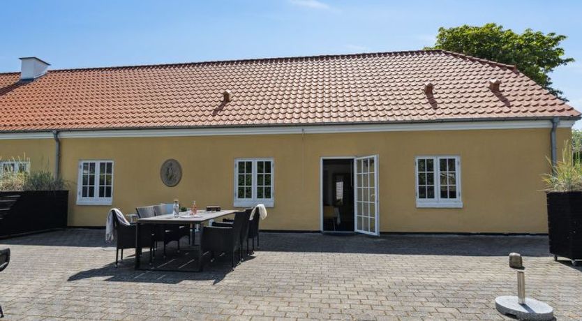 Photo of "Viivi" - 900m from the sea