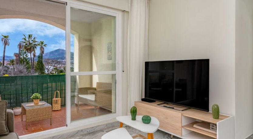 Photo of Lorcrisur Mountain view