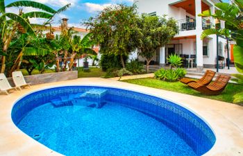 Delfines Holiday Home