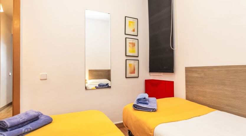 Photo of Sants-Montjuïc: Avenida Madrid