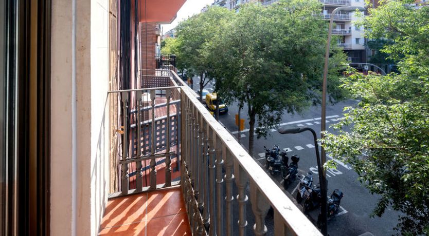 Photo of Sants-Montjuïc: Avenida Madrid