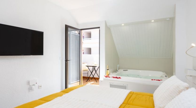 Photo of Deluxe Altemar