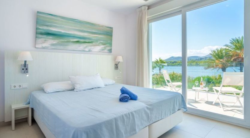 Photo of Villa del Lago 4