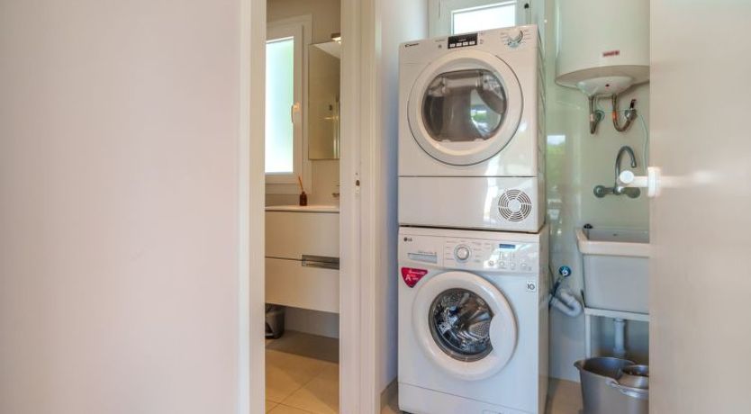 Photo of Villa del Lago 4