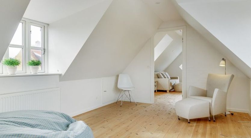 Photo of "Hialmar" - 400m from the sea