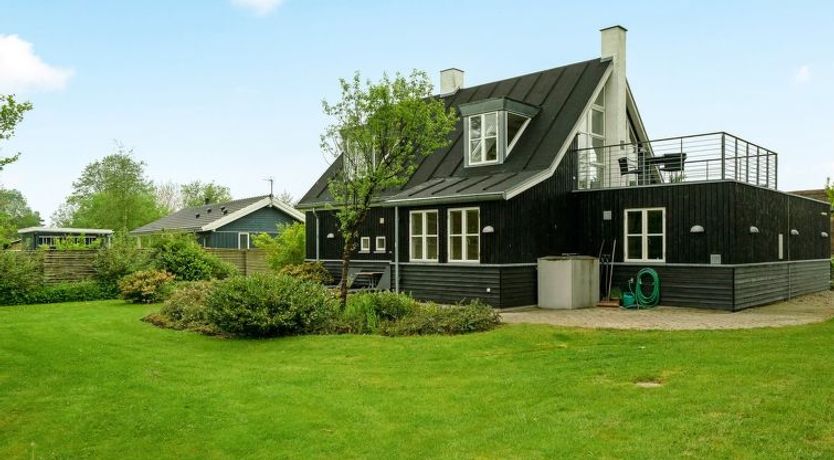 Photo of "Gullan" - 75m from the sea