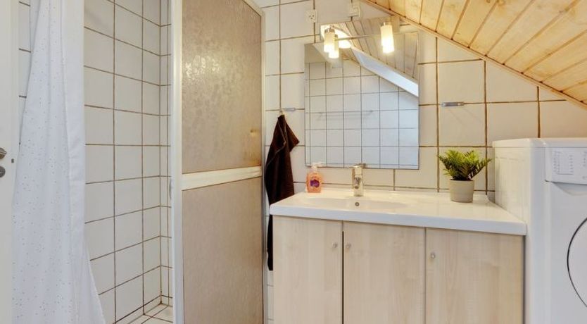 Photo of "Paula" - 2.3km from the sea