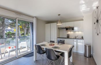 Les Cyprès Apartment
