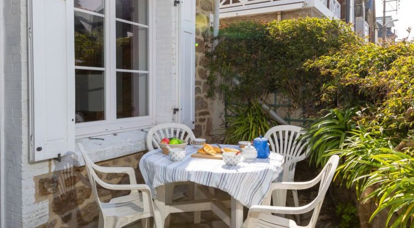 Photo of L'Eglantine