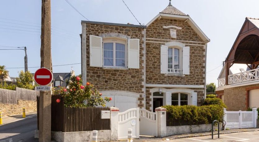 Photo of L'Eglantine