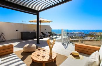 Marinsa Beach, Sea View/Roof terrace Apartment