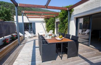 Maison Flocy Holiday Home