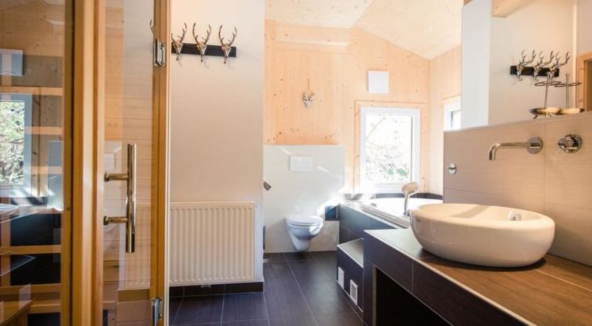 Photo of # 20 mit IR-Sauna & Sprudelwanne innen Apartment 43