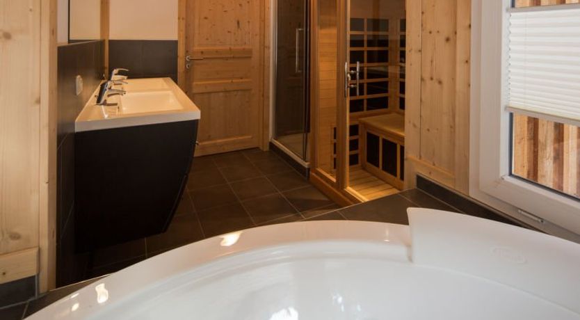 Photo of #31 mit IR-Sauna und Sprudelbad innen Apartment 61