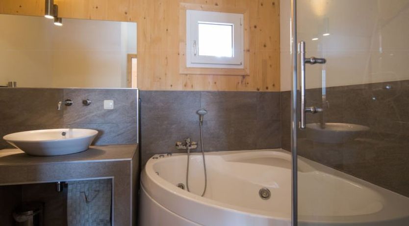 Photo of #18 mit Sauna und Sprudelbad innen Apartment 51