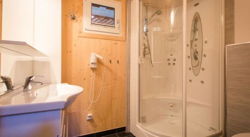 Photo of #22 mit IR-Sauna & Sprudelwanne Innen Apartment 53