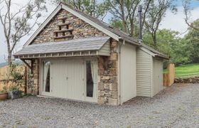 Photo of dove-tail-barn