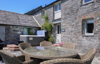 Courtyard Cottage - within the Helland Barton Farm collection Holiday Cottage