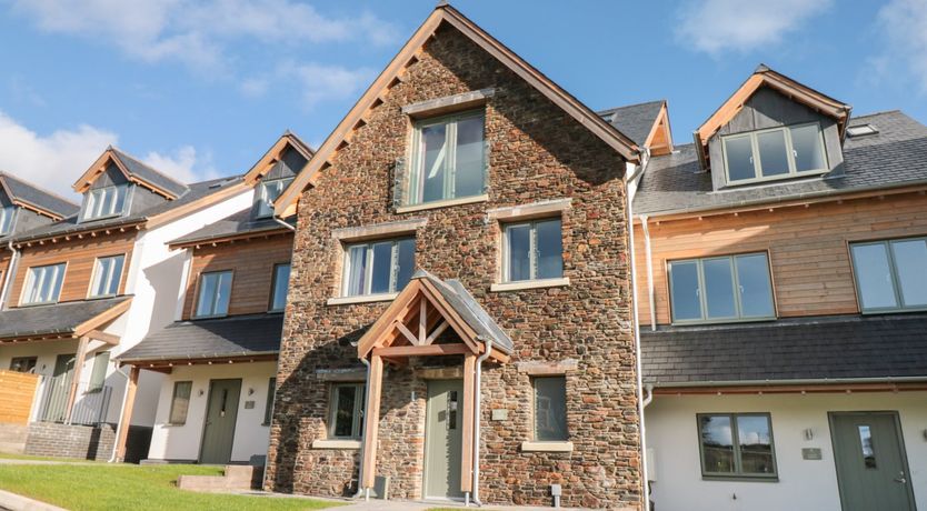 Photo of 4 Court Terrace, Hillfield Village