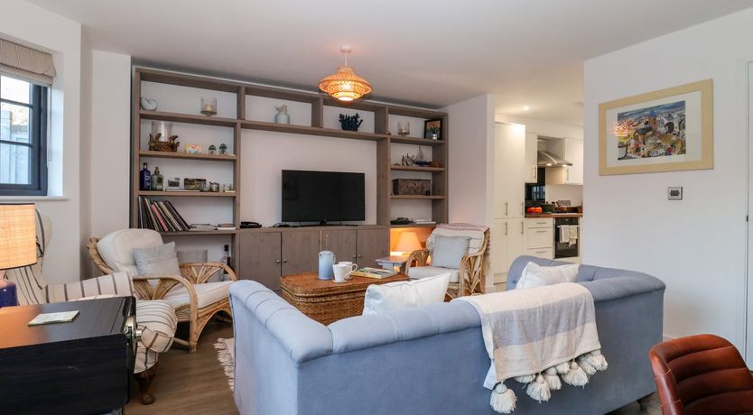 Photo of 8 Oaks Court