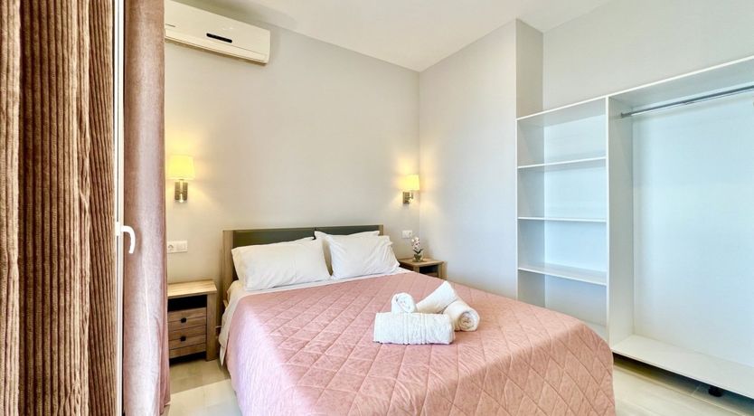 Photo of Diamond on the Vine