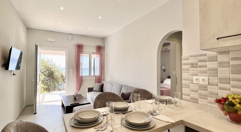 Photo of Diamond on the Vine