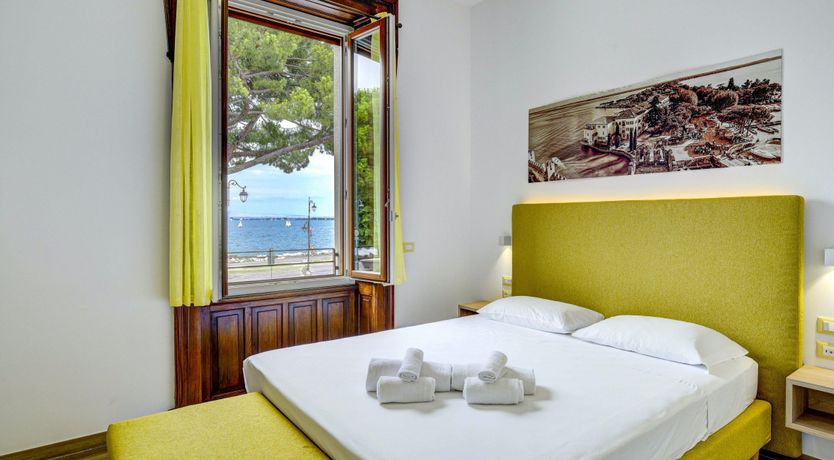 Photo of Sunshine Square