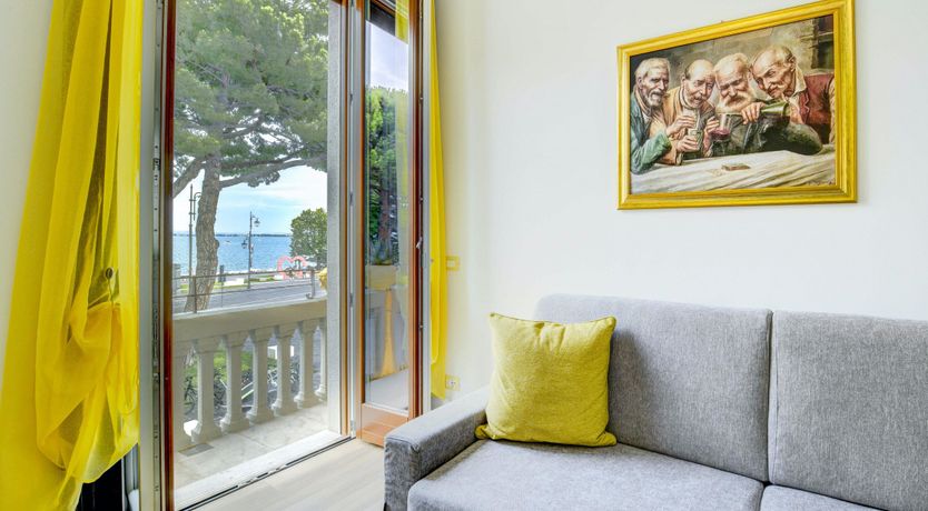 Photo of Sunshine Square