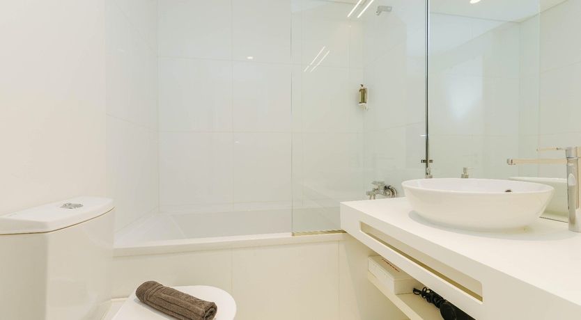 Photo of Face Dances