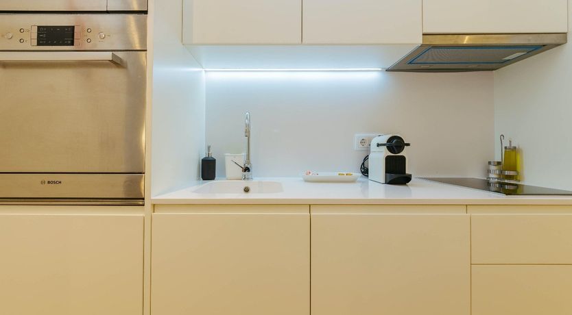 Photo of Face Dances