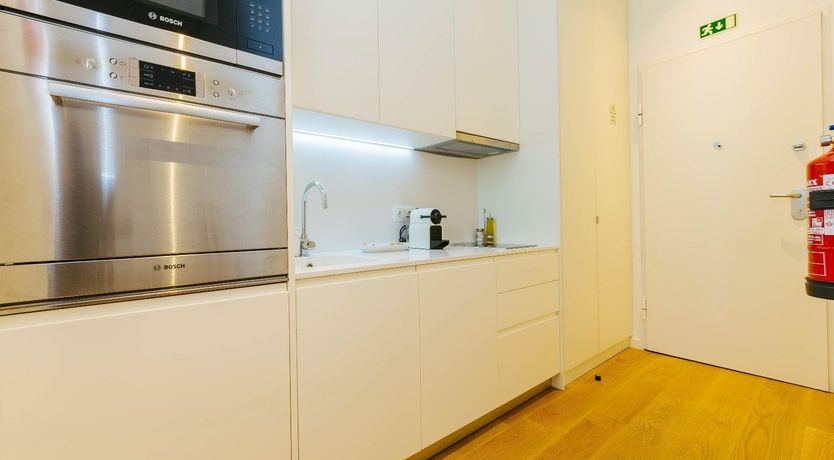 Photo of Face Dances