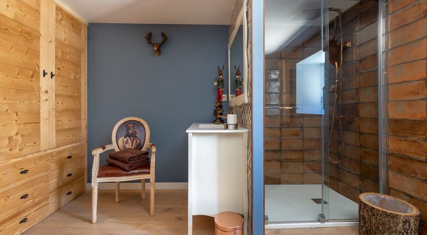 Photo of Bear & Peak