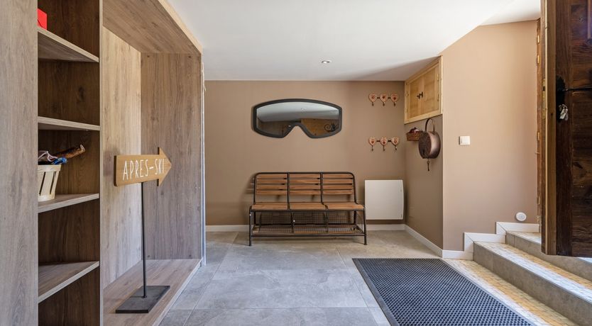 Photo of Bear & Peak