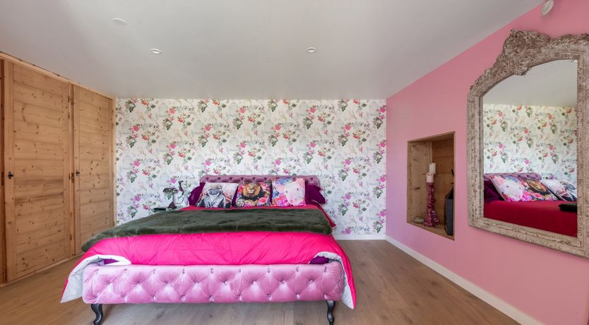 Photo of Bear & Peak