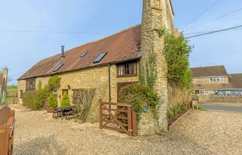 High Fives Holiday Cottage