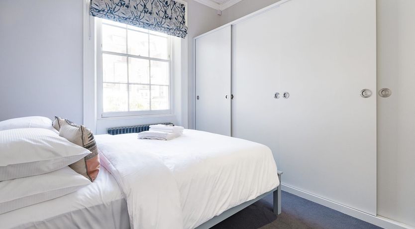 Photo of Townhouse Talking