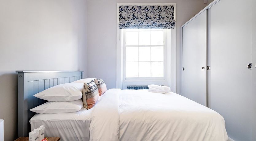 Photo of Townhouse Talking