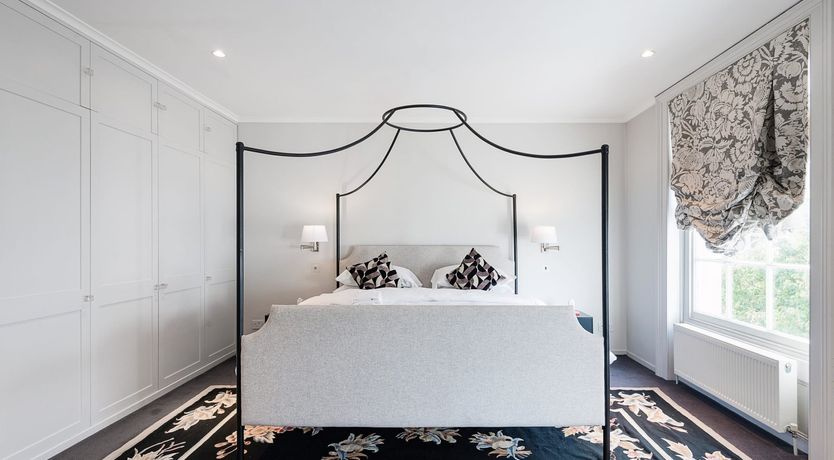 Photo of Townhouse Talking