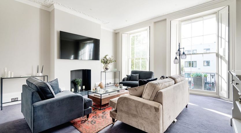 Photo of Townhouse Talking