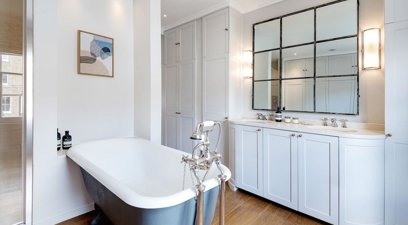 Photo of Townhouse Talking