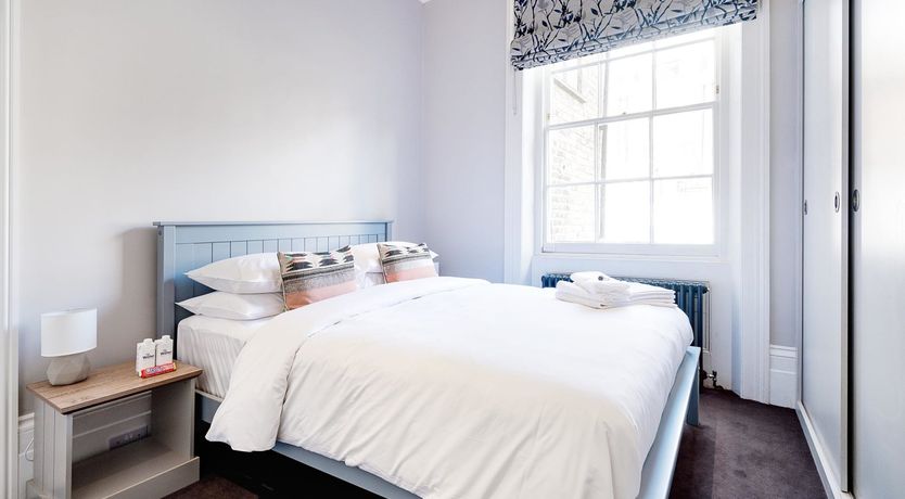 Photo of Townhouse Talking