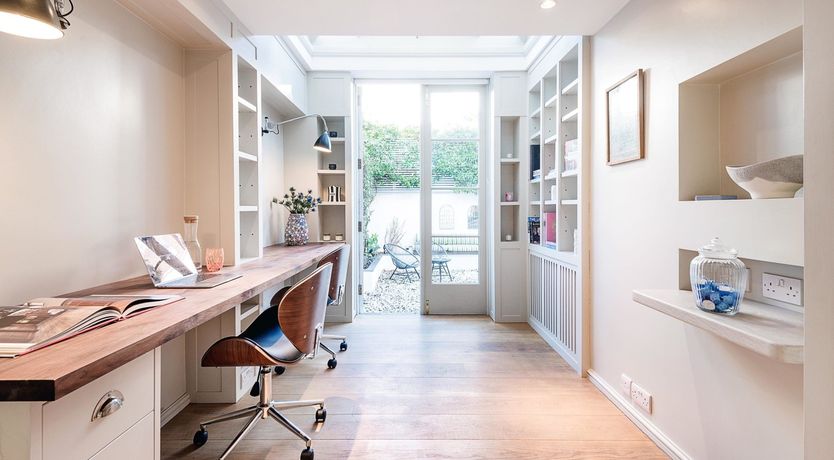 Photo of Townhouse Talking