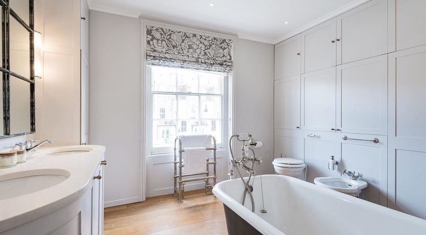 Photo of Townhouse Talking