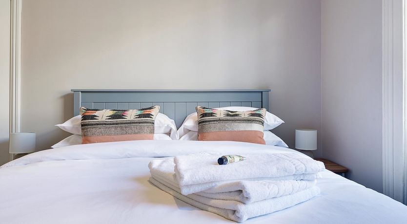 Photo of Townhouse Talking