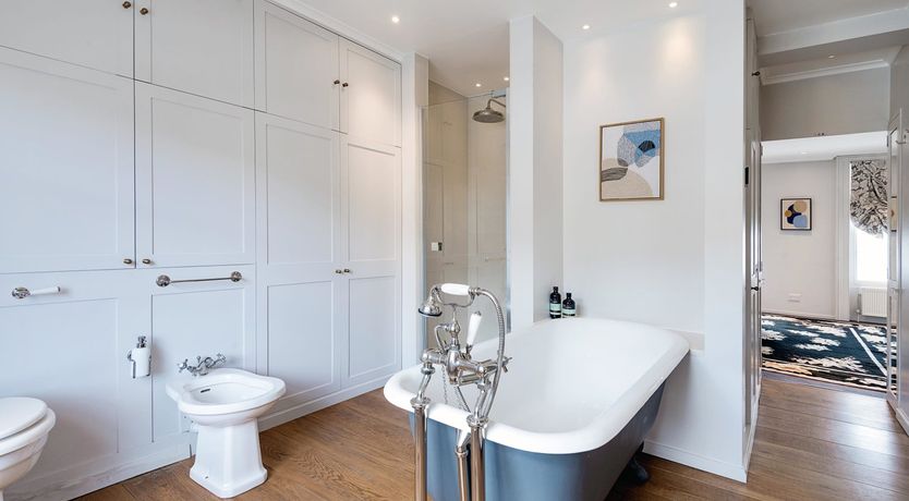 Photo of Townhouse Talking