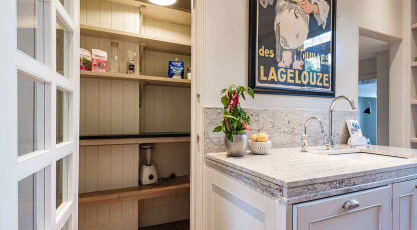 Photo of Townhouse Talking