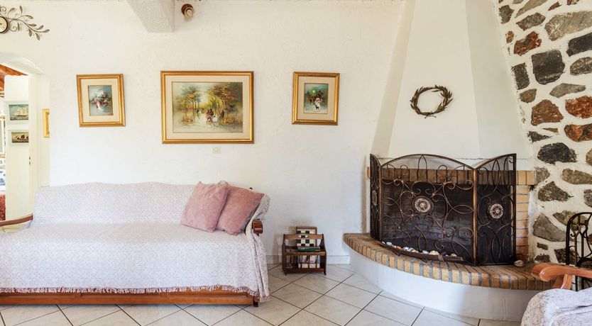 Photo of Lavender & Red Roses