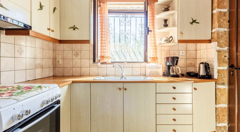 Photo of Lavender & Red Roses