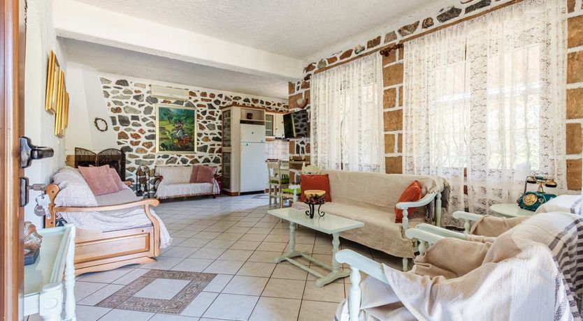 Photo of Lavender & Red Roses